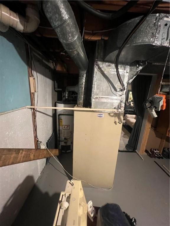 64 Kristee Cir Unit 64, West Warwick, RI 02893 - utility room with water heater