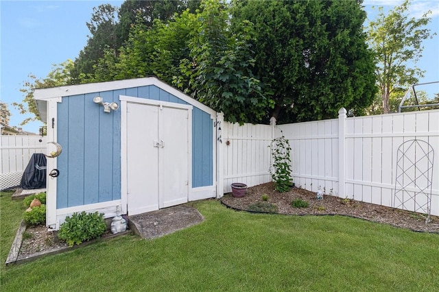 1 Adelaide Ave, Bristol, RI 02809 - view of shed with a fenced backyard