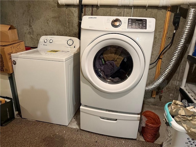 17 Chester Ave, Warwick, RI 02889 - laundry area with washer and dryer