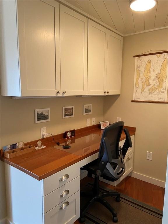1503 Capella S Unit 1503, Newport, RI 02840 - office space with baseboards and dark wood finished floors