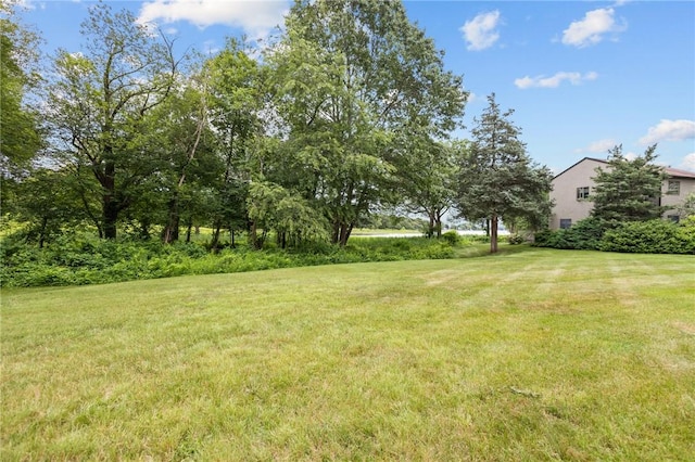 180 Fishing Cove Rd, North Kingstown, RI 02852 - view of grassy yard