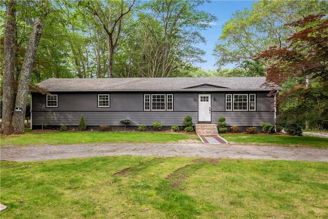 226 Quaker Ln, Scituate, RI 02857 - ranch-style home with a front yard
