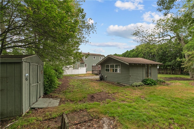 509 W Shore Rd, Warwick, RI 02889 - view of yard featuring a storage shed