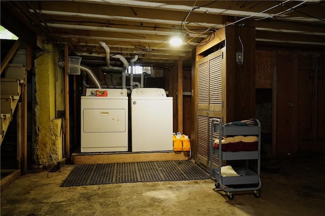 318 Saint Paul St, North Smithfield, RI 02896 - unfinished below grade area with washing machine and dryer