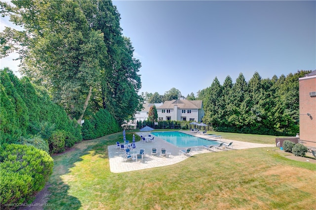 401 Bellevue Ave Unit 214, Newport, RI 02840 - community pool with a patio area