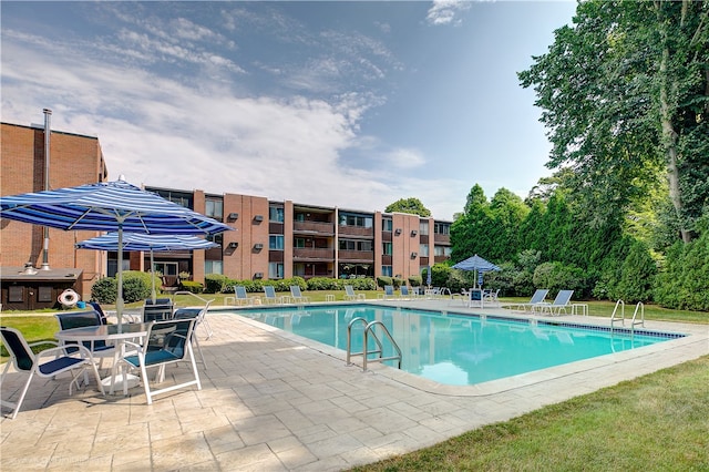 401 Bellevue Ave Unit 214, Newport, RI 02840 - community pool featuring a patio