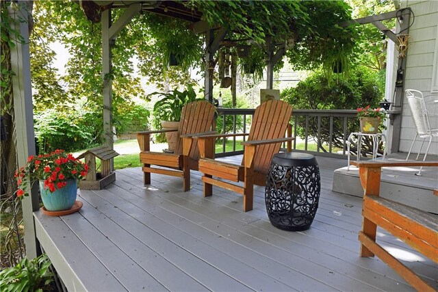 2352 Matunuck Schoolhouse Rd, Charlestown, RI 02813 - view of wooden deck