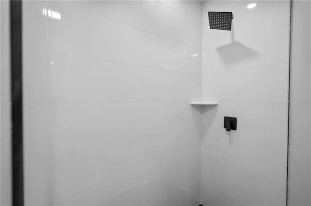137 Stanwood St, Providence, RI 02907 - full bath featuring a tile shower