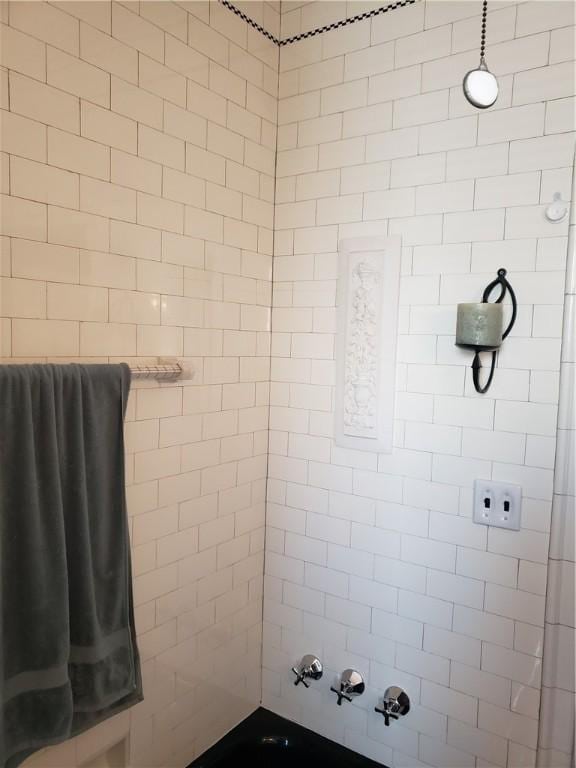 106 Langdon St, Providence, RI 02904 - bathroom featuring  shower combination