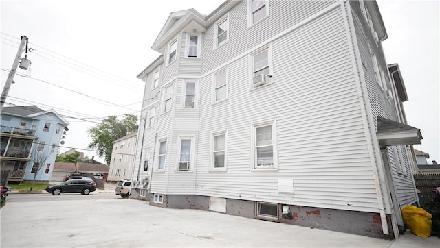 271 Union Ave, Providence, RI 02909 - view of side of home