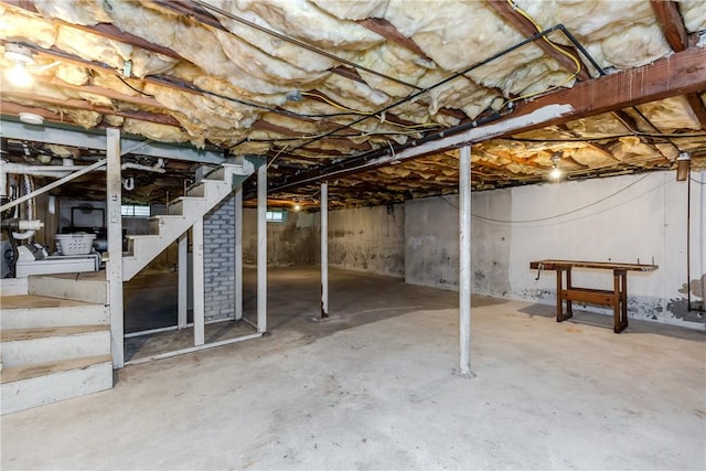 40 Lufkin Ct, Warwick, RI 02888 - unfinished basement with stairway