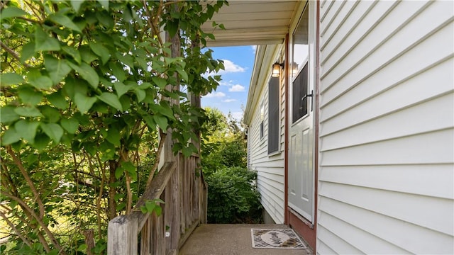 92 Glendale Dr, West Warwick, RI 02893 - view of home's exterior