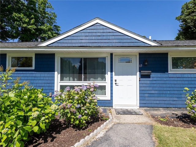 69 Haverhill Ave, Warwick, RI 02886 - property entrance