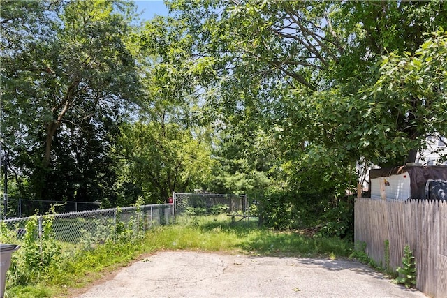 10 Sacramento St, Providence, RI 02909 - view of yard