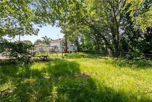 10 Sacramento St, Providence, RI 02909 - view of yard