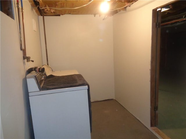 155 Lewiston St, Warwick, RI 02889 - laundry area featuring washer / clothes dryer