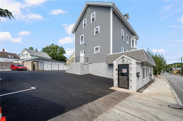 312 Veazie St, Providence, RI 02904 - view of side of home