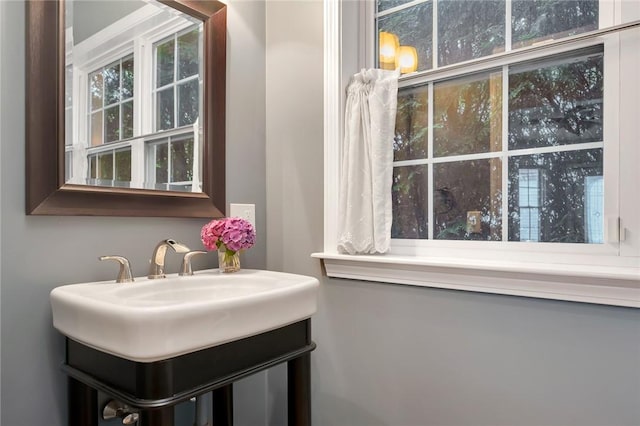 1 Slocum St, Newport, RI 02840 - bathroom featuring vanity