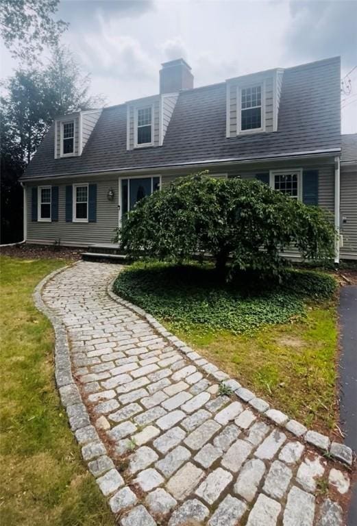 199 Love Ln, Warwick, RI 02886 - cape cod-style house featuring a front yard