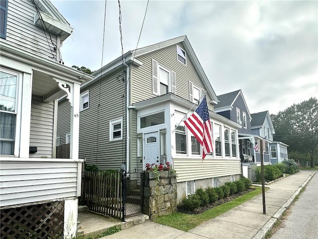 91 Van Zandt Ave, Newport, RI 02840 - photo 1