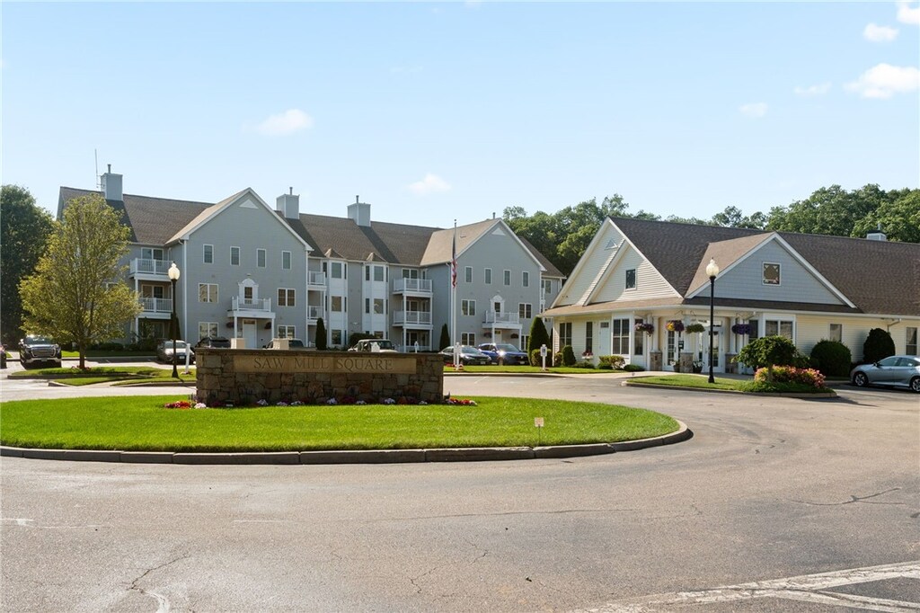 60 Saw Mill Dr Unit 301, North Kingstown, RI 02852 - photo 1