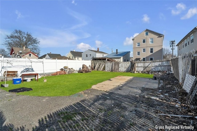 222 Pavilion Ave, Providence, RI 02905 - fenced backyard with a residential view