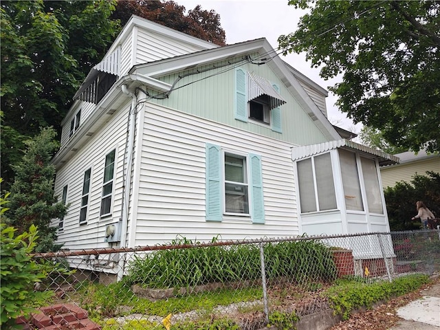16 Horton St, Providence, RI 02904 - view of side of property