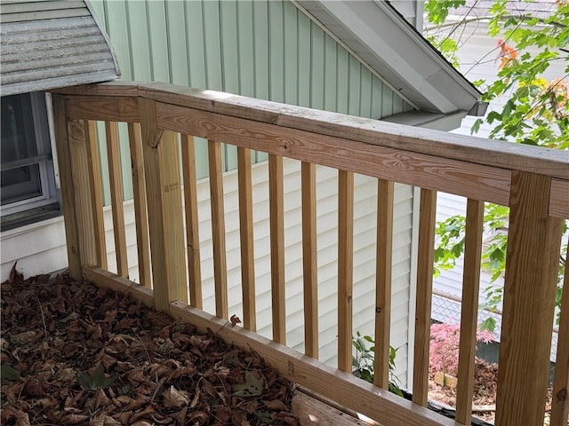 16 Horton St, Providence, RI 02904 - view of wooden deck