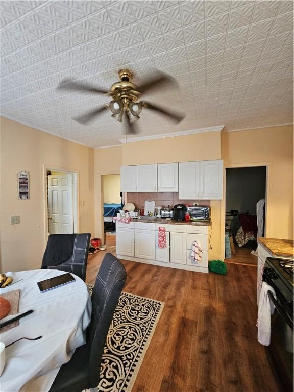 10 Kossuth St, Providence, RI 02909 - photo 11