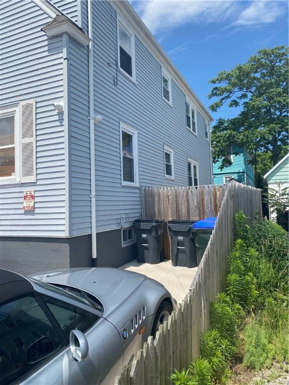 26 Anchor St, Providence, RI 02908 - view of side of home