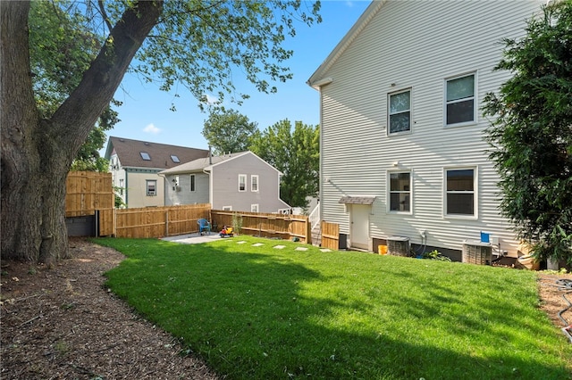 65 Lancaster St Unit 1, Providence, RI 02906 - view of yard
