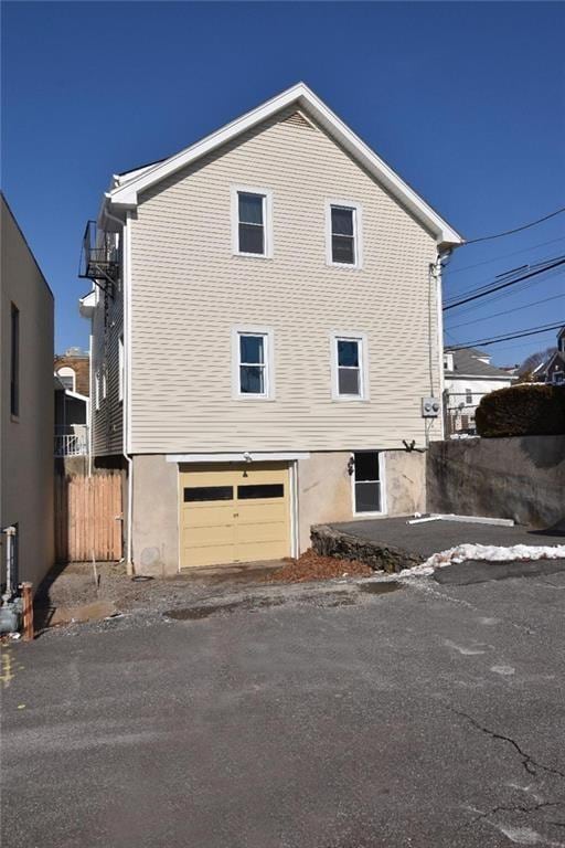 862 Charles St, North Providence, RI 02904