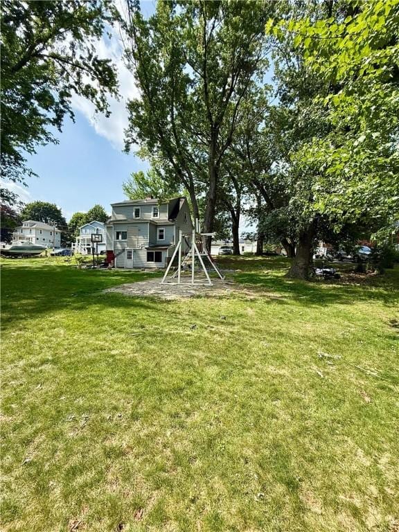 26 Westmore St, Providence, RI 02910 - view of green lawn