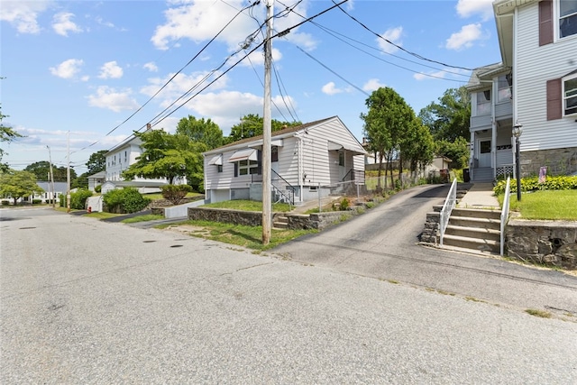 26 Kenwood St, Woonsocket, RI 02895 - photo 2