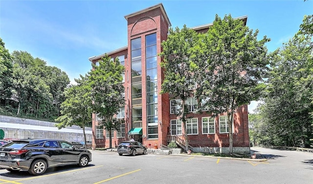 2 School St Unit 334, Lincoln, RI 02802 - view of property featuring uncovered parking