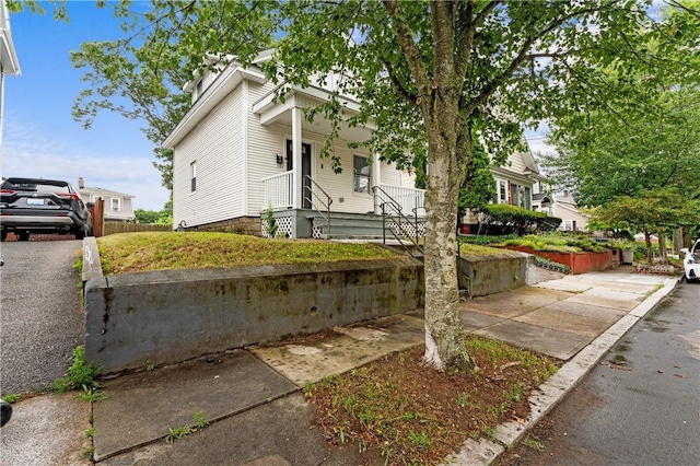 31 Stadden St, Providence, RI 02907 - view of front of property with covered porch