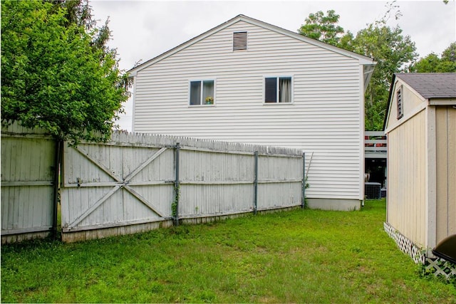 14 Drawbridge Dr, West Warwick, RI 02893 - view of yard