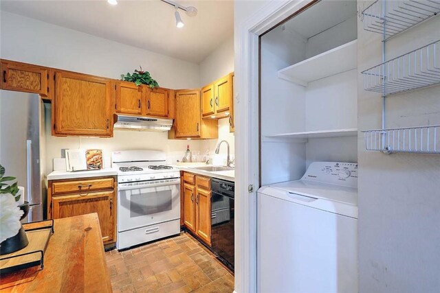 2 Burrs Ln, Providence, RI 02904