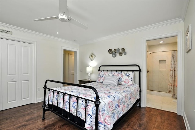 107 Pottersville Rd, Little Compton, RI 02837 - bedroom featuring wood finished floors, crown molding, a closet, a ceiling fan, and ensuite bath