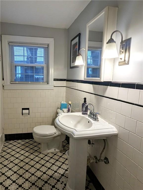 125 Roger Williams, East Providence, RI 02916 - bathroom with tile walls and wainscoting