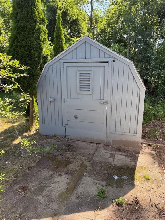 5 Ln 7, Coventry, RI 02816 - view of shed