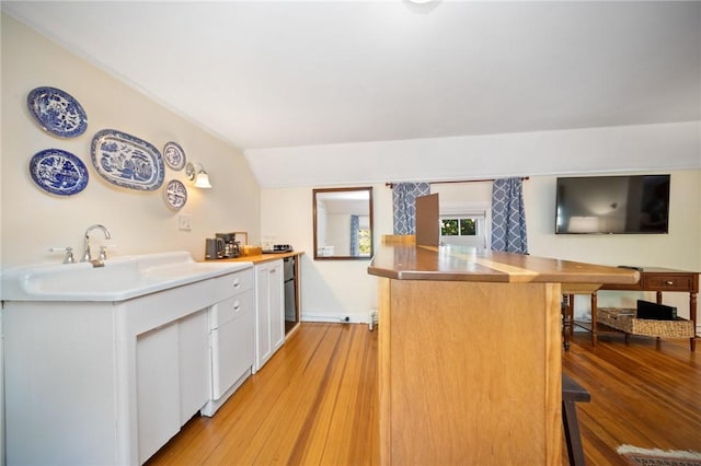33 Kay St, Newport, RI 02840 - bar with a sink and light wood-style flooring
