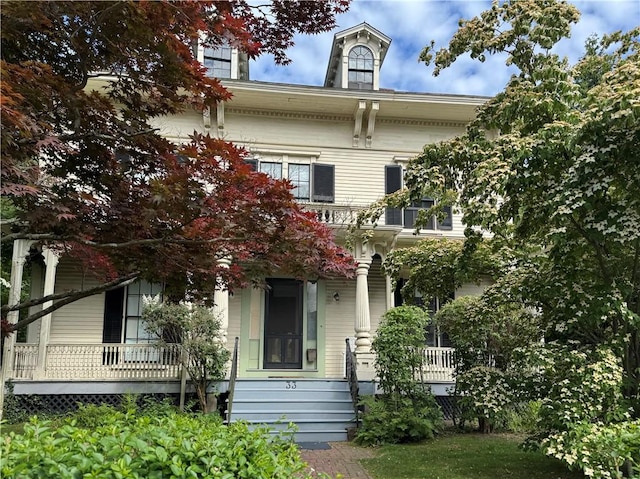 33 Kay St, Newport, RI 02840 - view of front of home with covered porch