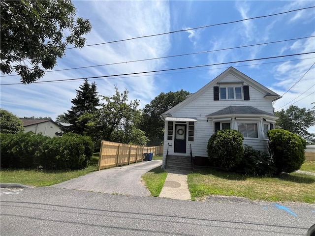 16 Winthrop St, Cranston, RI 02910 - bungalow with driveway