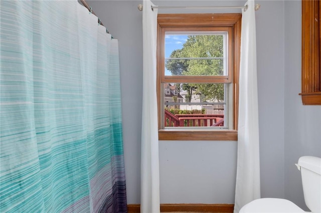 40 W Cole St, Pawtucket, RI 02861 - full bath featuring toilet and a shower with curtain