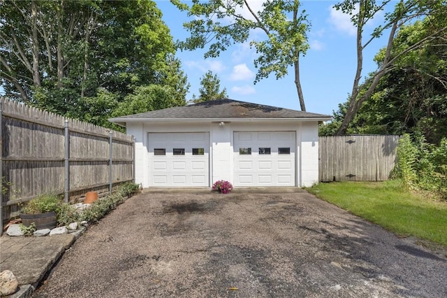 7 Pleasant Vw, Jamestown, RI 02835 - detached garage featuring driveway