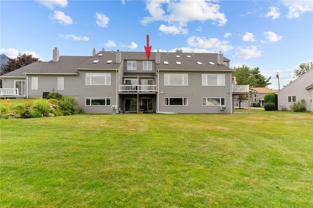 76 Valley Green Ct Unit B, North Providence, RI 02904 - rear view of house featuring a lawn