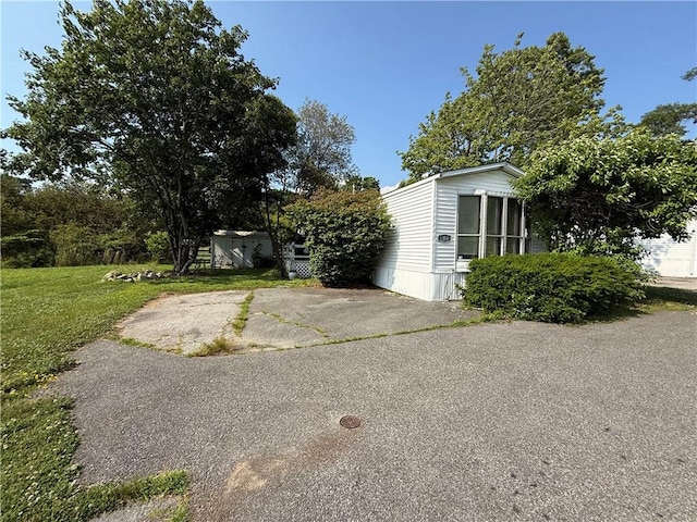 225 Brayton Ave, Tiverton, RI 02878 - view of green lawn