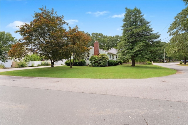 2 Glen Dr, Warwick, RI 02889 - obstructed view of property with a front lawn