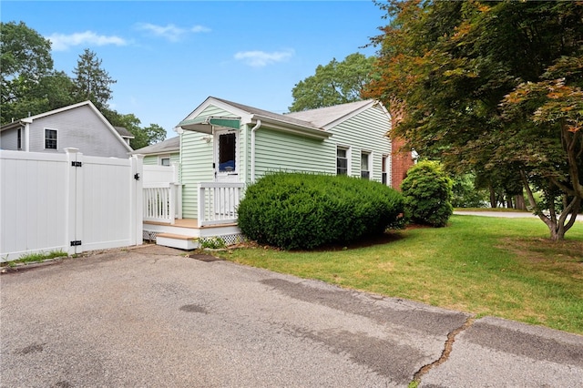 2 Glen Dr, Warwick, RI 02889 - view of front of property